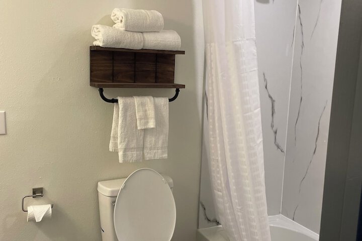 Room 25 of 43