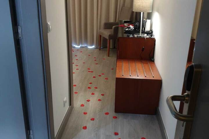 Room 34 of 61