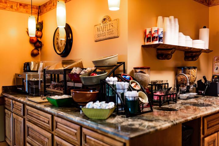 Breakfast/Coffee Service 87 of 107