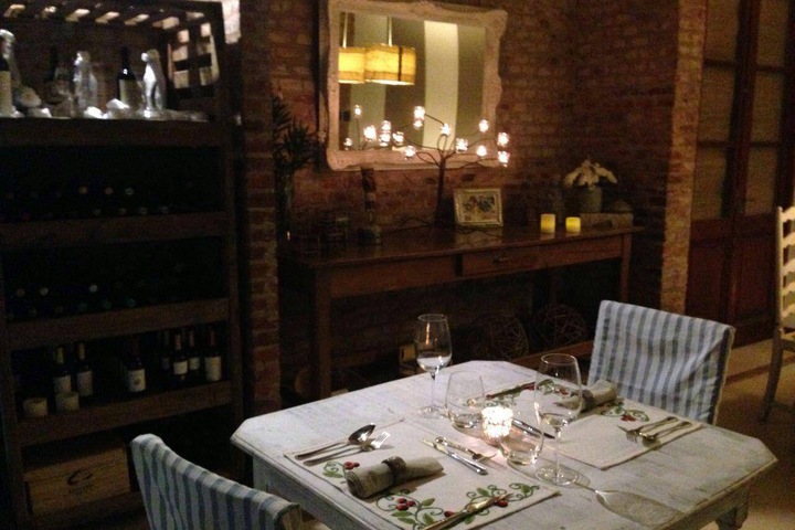 Dining 17 of 28