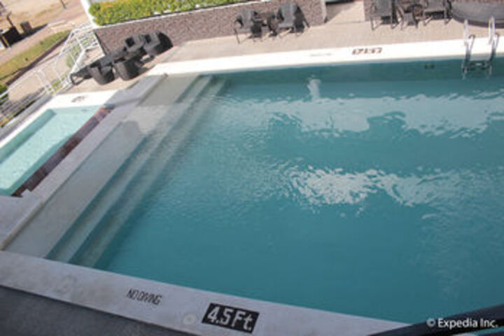 Pool 79 of 82
