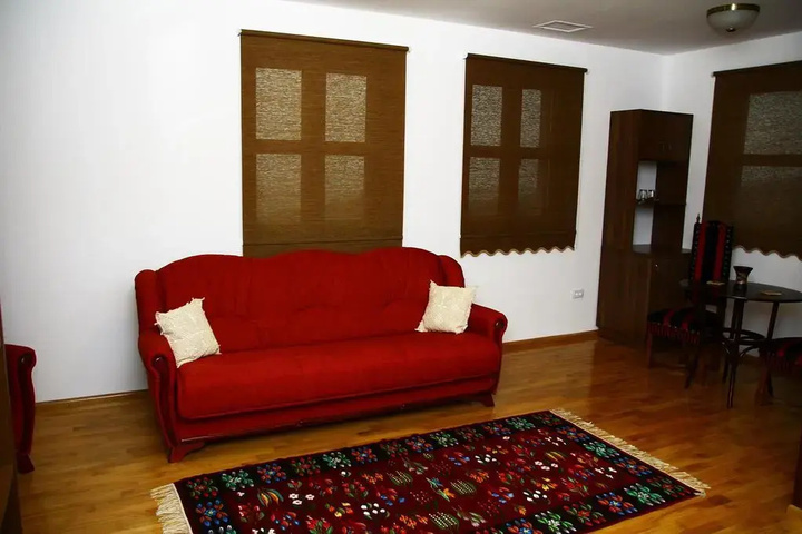 Room 2 of 3