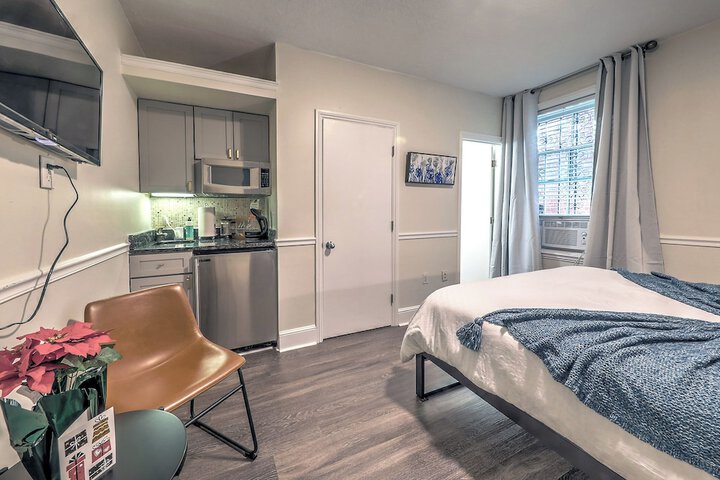 Room 12 of 93