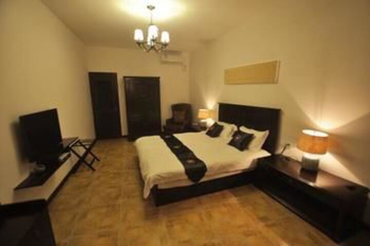 Room 80 of 153