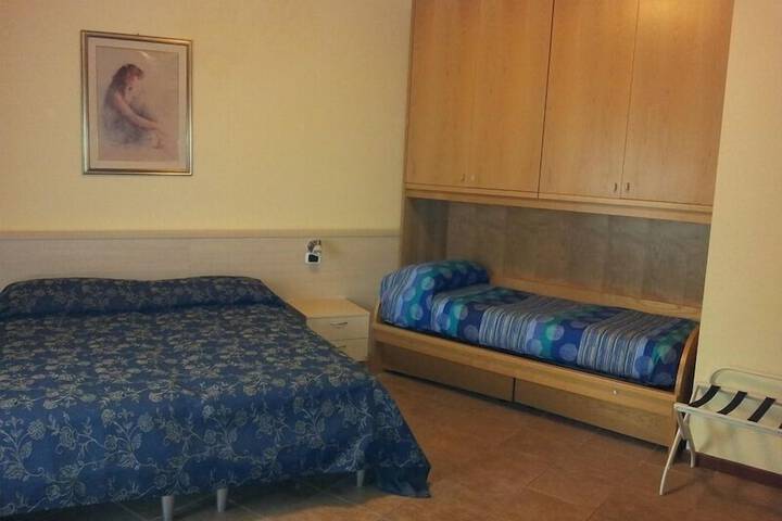 Room 5 of 20