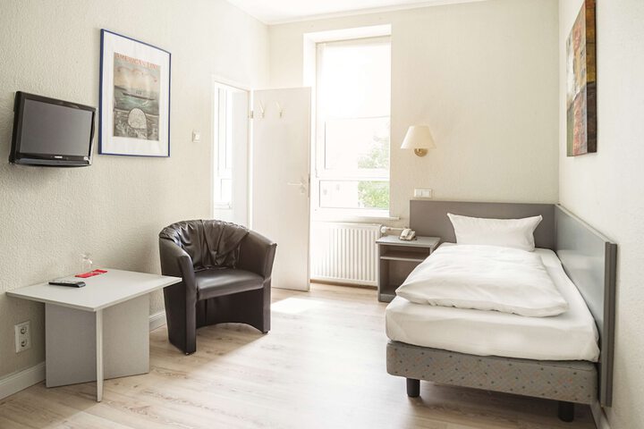 Room 15 of 32
