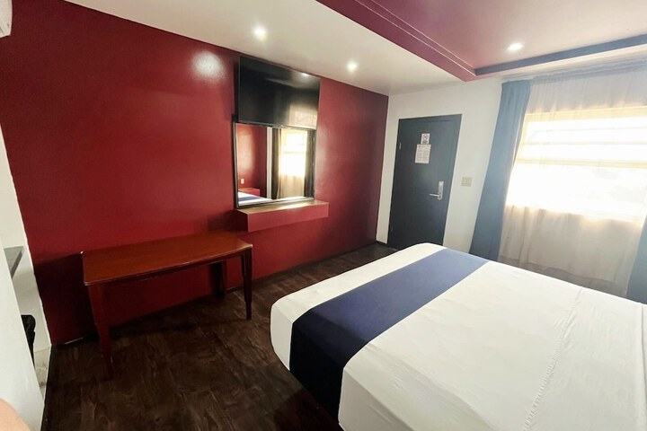 Room 29 of 64