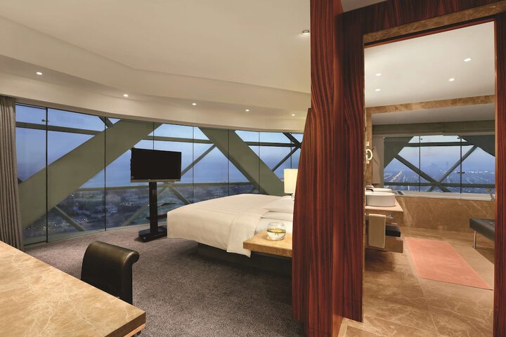Room 20 of 167