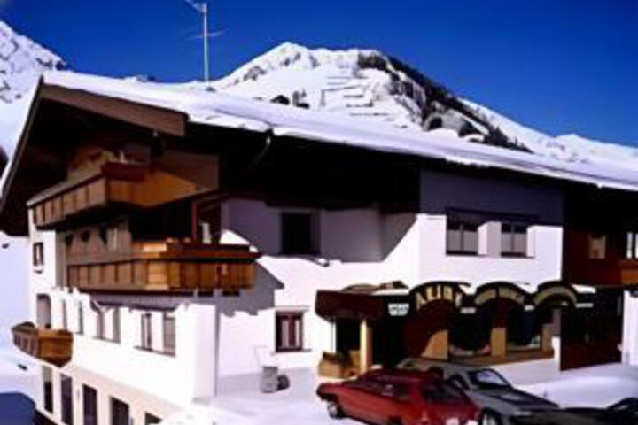 Hotel 4 of 8