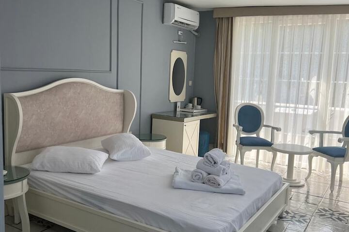Room 38 of 125