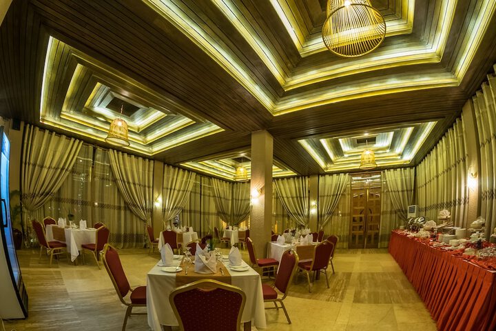 Dining Photos