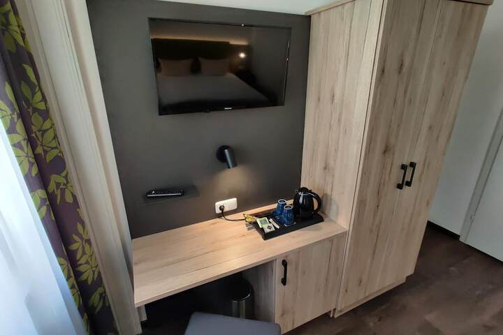 Room 25 of 61