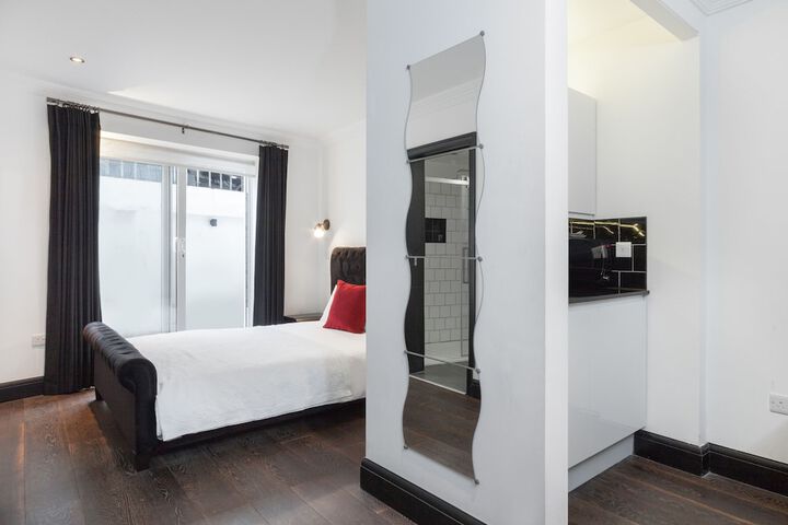 Room 14 of 27