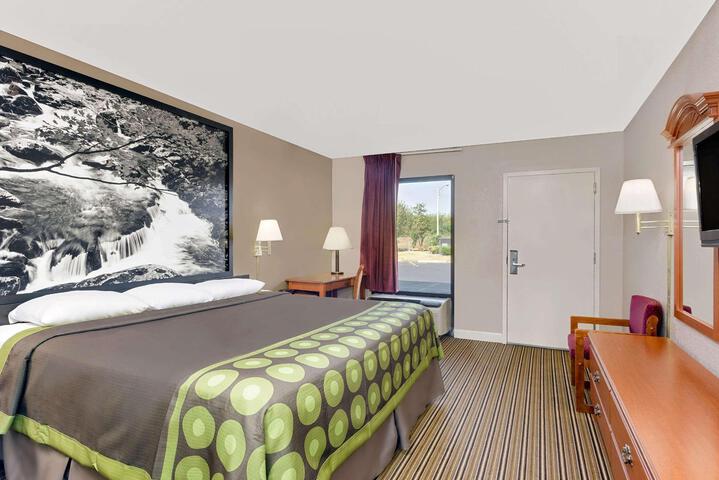 2 Queen Beds (4 of 9)