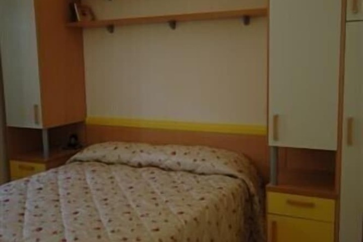 Room 3 of 25