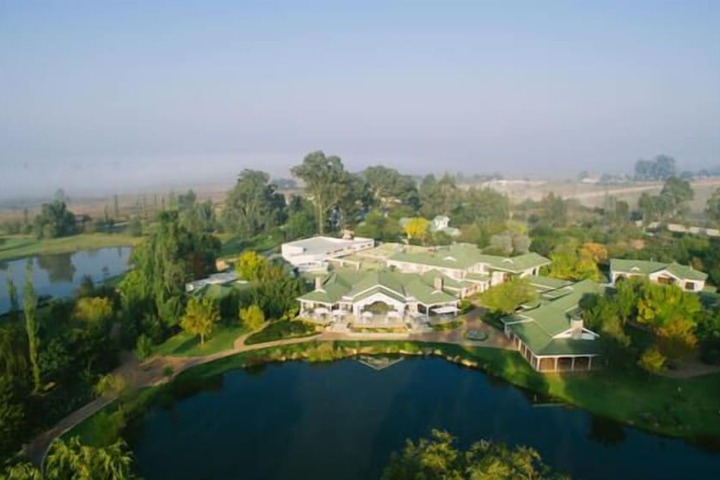 Exterior of Oxbow Country Estate
