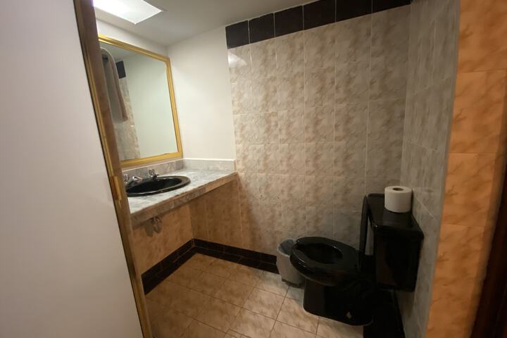 Room 16 of 21
