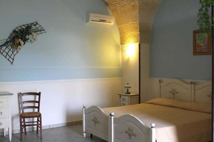 Room 2 of 63