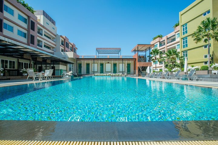 Pool 66 of 110