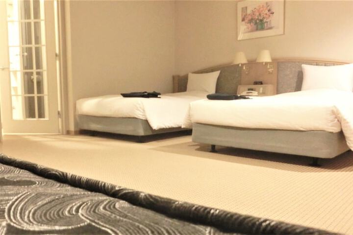 Room 30 of 66