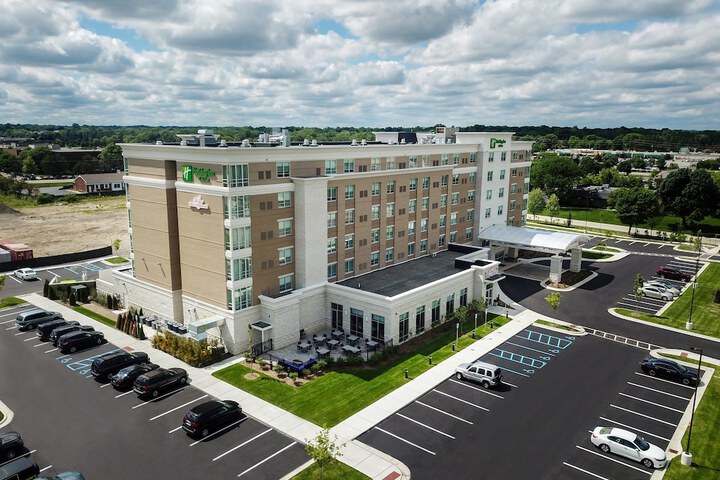 Holiday Inn Hotel & Suites Farmington Hills Detroit NW