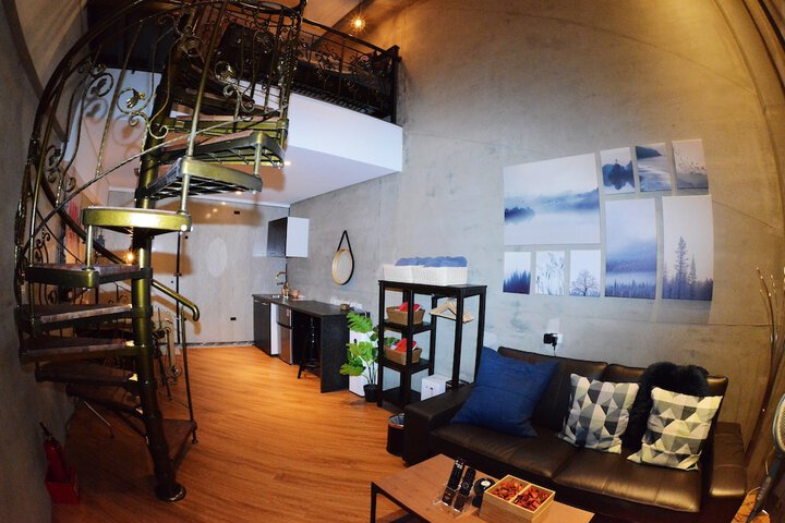 Room 42 of 313