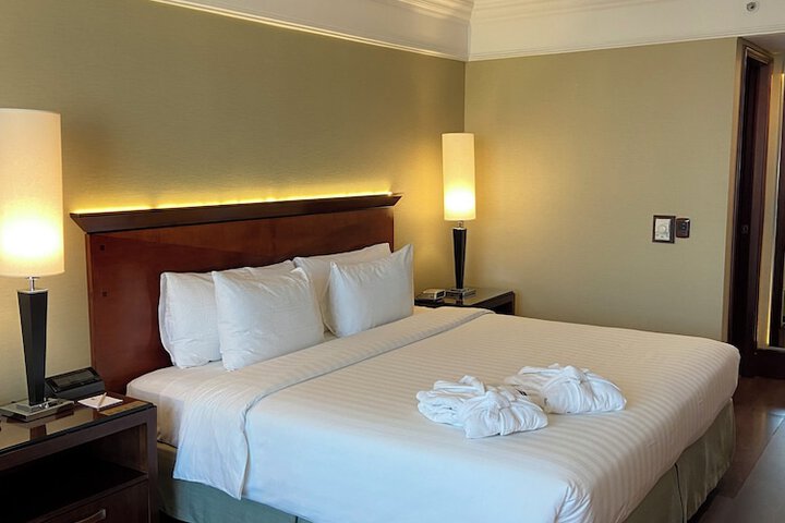 Room 11 of 38