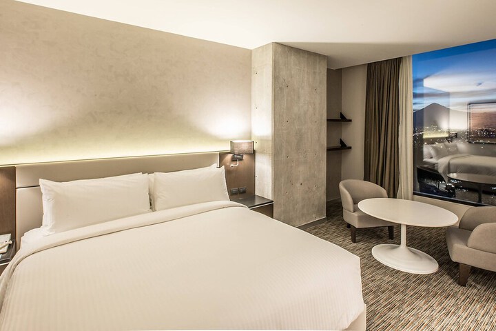 Room 11 of 40