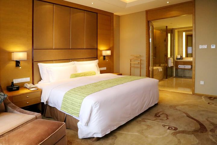 Room 4 of 46