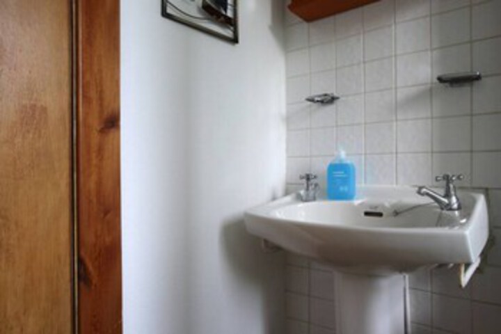 Room 4 of 15