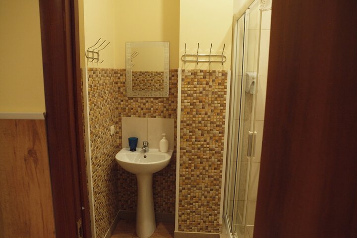 Room 51 of 69