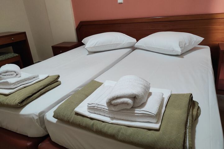 Room 5 of 32