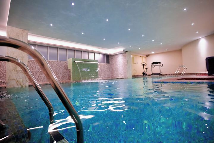 Pool 40 of 49