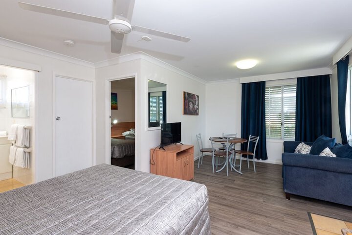 Room 33 of 50