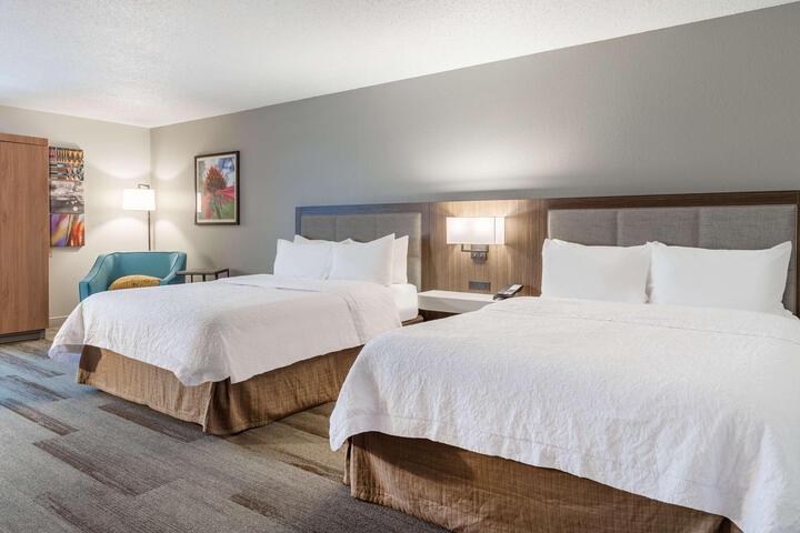 2 Queen Beds with Refrigerator, Microwave (3 of 3)