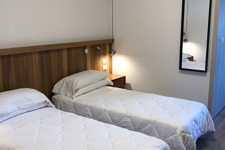 Room 37 of 102