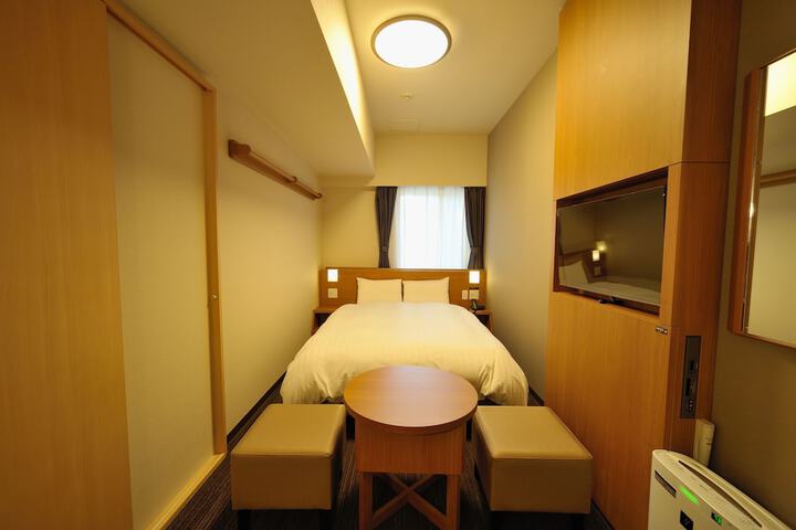 Room 32 of 95
