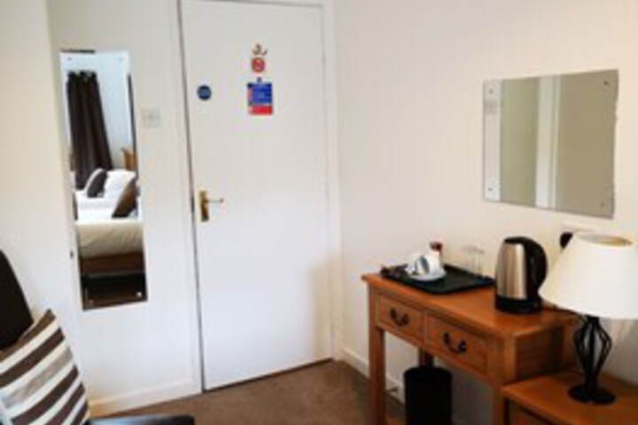 Room 25 of 32