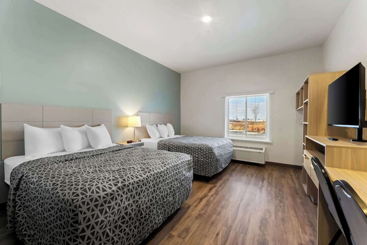 Basic Queen Bed (4 of 11)