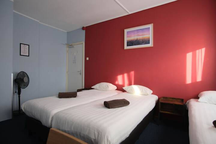 Room 54 of 82