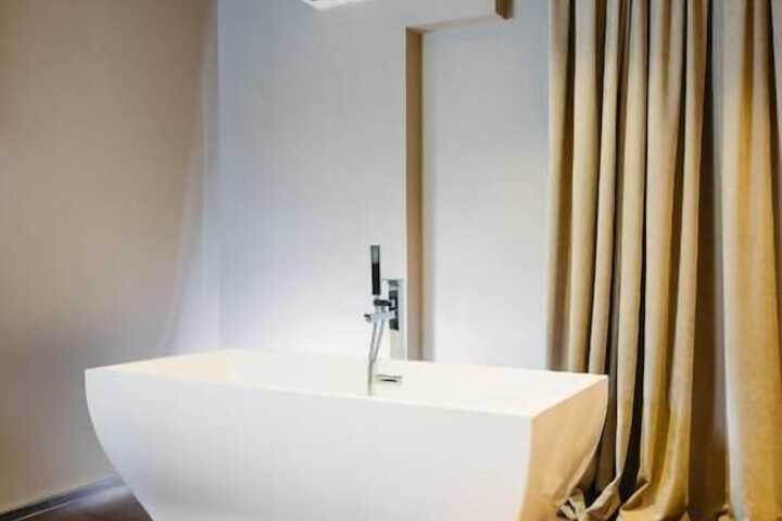 Room 9 of 29