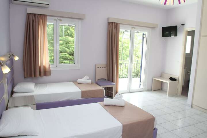 Room 13 of 105