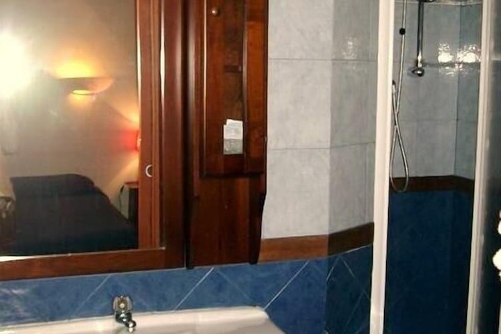 Room 27 of 54