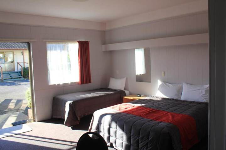 Room 15 of 36