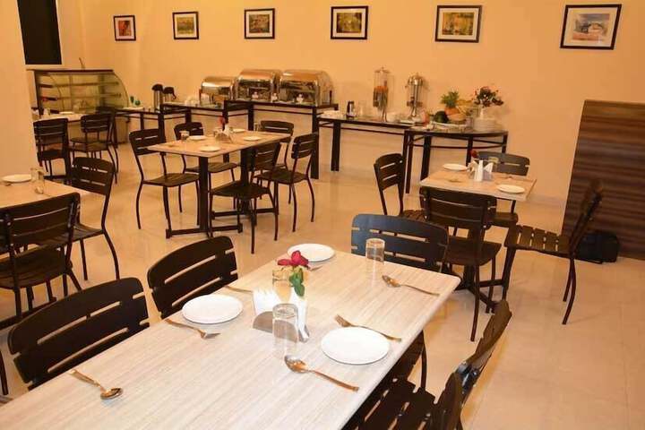 Dining 60 of 73