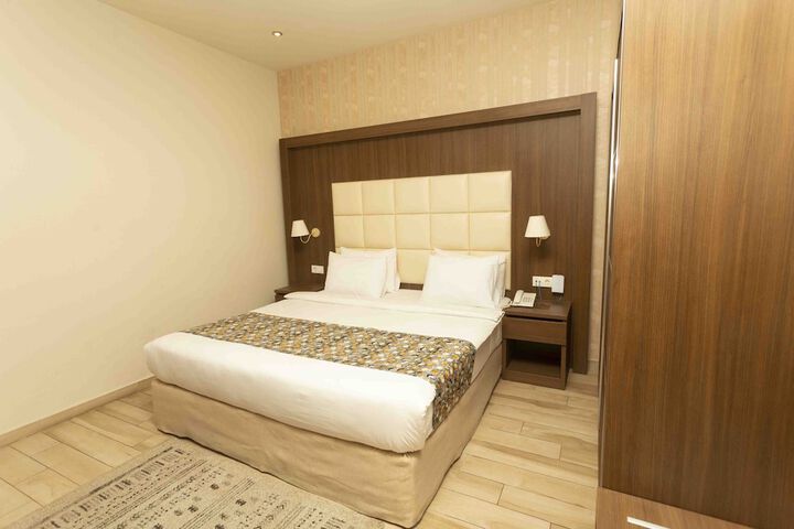 Room 21 of 83