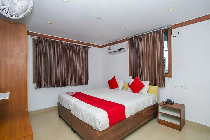 Room 3 of 16