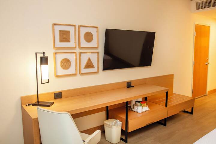 Room 29 of 85