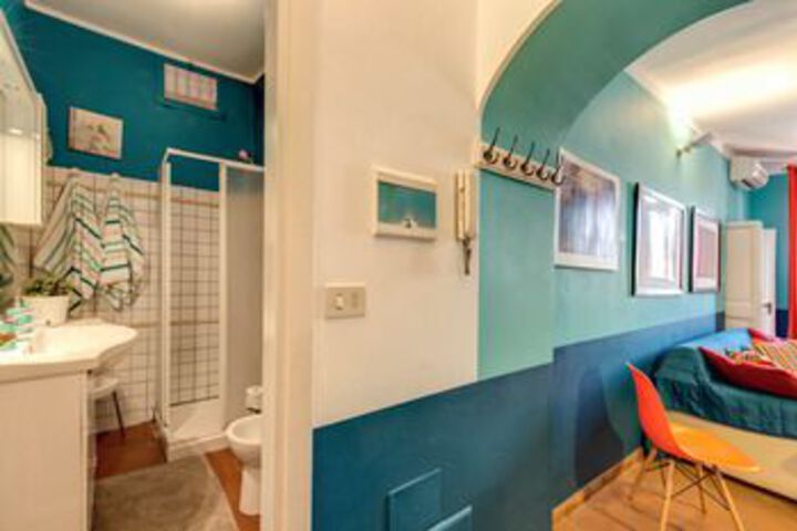 Room 43 of 330