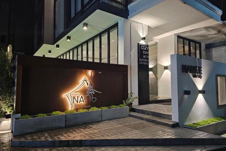 NANEE Phra Singh - Adults Only